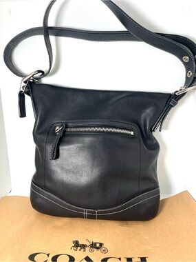 Coach Vintage 2007 Soho Black Leather Slim Duffle Crossbody Shoulder  F10938 y2k
